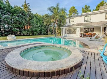 Casa · 230m² · 5 Ambientes · 2 Cocheras · Venta Casa 6 Amb Canning Piscina Financiación 50%