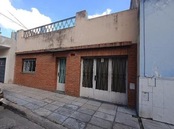 Casa · 173m² · 6 Ambientes · 1 Cochera · Venta Casa en Flores Sur Lote Propio 177 m² Totales