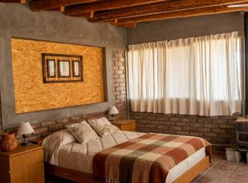 Casa · 380m² · 8 Ambientes · 2 Cocheras · Venta Casa + Cabaña Autosustentables Uspallata