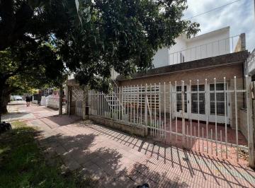 Casa · 281m² · 5 Ambientes · 1 Cochera · Casa Mas Departamento en Barrio Ayacucho, Cordoba