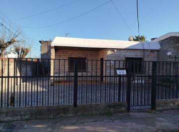 Casa · 150m² · 3 Ambientes · 1 Cochera · Venta Casa 3 Ambientes en Moron