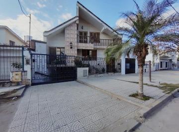 Casa · 220m² · 3 Ambientes · 1 Cochera · Venta Casa Centrica Termas de Rio Hondo