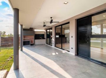 Quinta vacacional · 61m² · 1 Dormitorio · Quincho con Pileta en Venta La Herradura