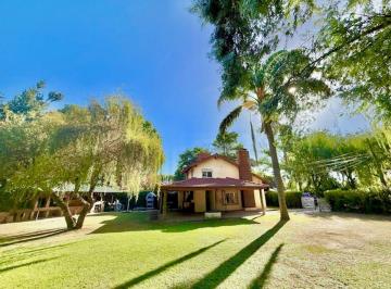 Casa · 40m² · 3 Ambientes · 1 Cochera · Venta de Casa con Piscina en San Miguel del Monte