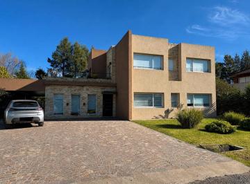 Casa · 189m² · 6 Ambientes · Casa en Venta Barrio Privado Malibu Apto Credito