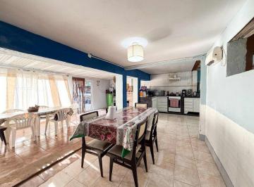 Casa · 100m² · 3 Ambientes · 1 Cochera · Casa 2 Dorm. en Venta en Villa Elisa Patio