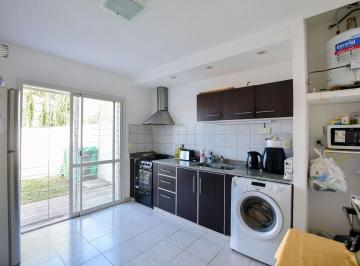 Departamento · 70m² · 4 Ambientes · 1 Cochera · Duplex en Venta Berisso 2 Dorm. Cochera