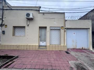 Casa · 156m² · 4 Ambientes · 1 Cochera · Casa con 2 Dorm. y Garage.
