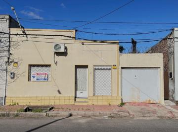 Casa · 156m² · 4 Ambientes · 1 Cochera · Casa con 2 Dorm. y Garage.