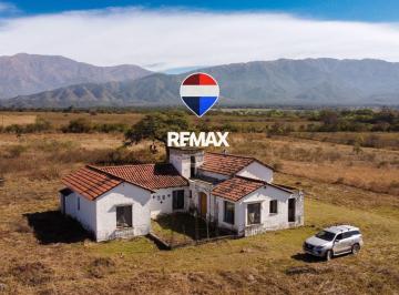 Casa · 126m² · 5 Ambientes · Venta Casa de Campo Amplio Terreno Valle de Lerma