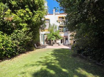 Casa · 232m² · 7 Ambientes · 1 Cochera · Venta Casa Neocolonial Nuñez - Jardin 200 m² C/pileta