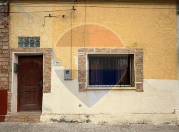 Casa · 72m² · 4 Ambientes · Se Vende Casa a 3 Cuadras de Plaza Asamblea