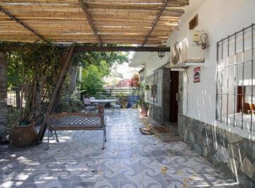 Casa · 235m² · 7 Ambientes · 1 Cochera · Venta Casa + 4 Apartamentos San Luis
