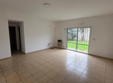 Departamento · 50m² · 3 Ambientes · Pb con Patio Verde y 2 Dorm. | Luminoso y Apto Mascotas