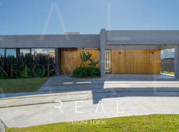 Casa · 151m² · 4 Ambientes · 1 Cochera · Casa en Venta 4 Ambientes Santa Ines Canning