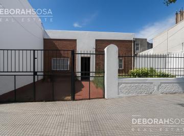 Casa · 70m² · 4 Ambientes · 1 Cochera · Casa en Venta 4 Ambientes en Mataderos