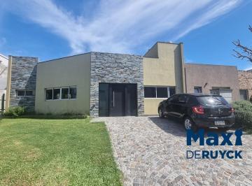 Casa · 121m² · 4 Ambientes · Oportunidad, Hudson Chico, Ideal Renta
