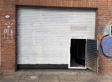 Local comercial · 28m² · Alquiler Local 30 m² Aprox. en Ramos Mejia