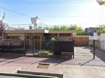 Casa · 294m² · 10 Ambientes · 4 Cocheras · Casa en Venta en Calle España, Luján de Cuyo