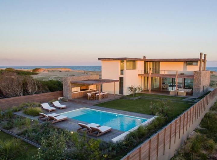 Casa · 800m² · 5 Ambientes