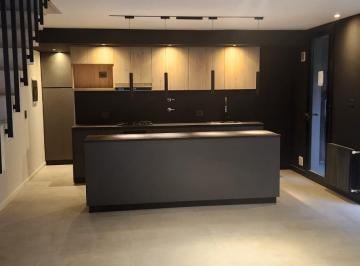 Casa de 5 ambientes Alquiler $ 2.000.000 · Duplex de Categoría en Alquiler