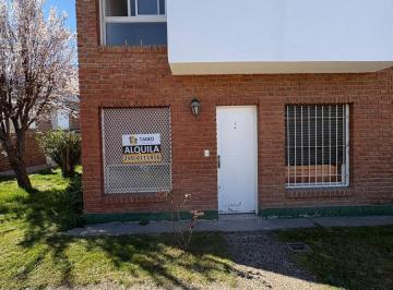 Departamento · 80m² · 5 Ambientes · 1 Cochera · Alquiler Duplex 3 Dorm. B° Petroleros P. H N° 1nto