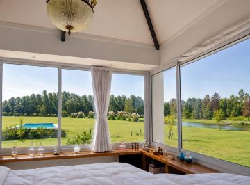 Casa · 185m² · 4 Ambientes · 1 Cochera · Casa en Venta Oportunidad Posada de Los Lagos