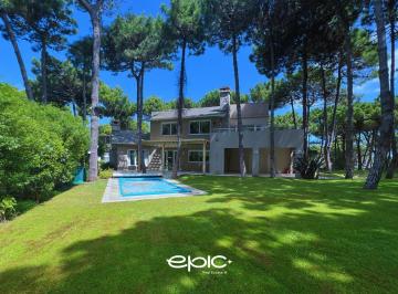 Casa · 269m² · 6 Ambientes · 4 Cocheras · Casa en Venta Pinamar Norte