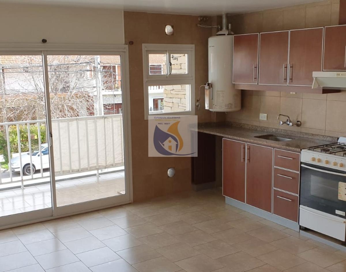 Departamento de 2 ambientes en alquiler con balcón — Parque Luro