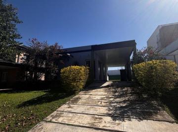 Casa · 86m² · 2 Dormitorios · 2 Cocheras · Casa - Yerba Buena