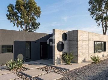Casa · 136m² · 4 Ambientes · 2 Cocheras · Casa en Venta en Santa Emilia, Pilar del Este, Pilar