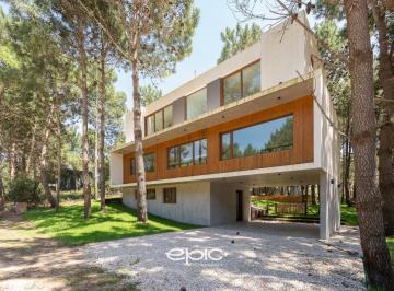 Casa · 258m² · 5 Ambientes · 2 Cocheras · Casa Marítimo III Costa Esmeralda