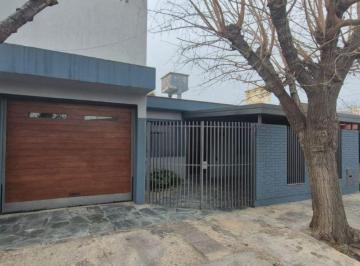Casa de 6 ambientes, Capilla del Rosario · Destacada Casa, España 6128 (B° Santa Ana / Capilla del Rosario, Guaymallén / Mza)