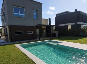 Casa · 164m² · 4 Ambientes · 2 Cocheras · Casa a Estrenar en Venta Castaños Nordelta