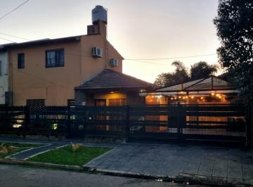 Casa · 114m² · 4 Ambientes · 2 Cocheras · Muy Linda Casa a La Venta en San Miguel