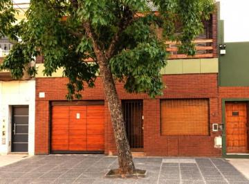 Casa · 275m² · 5 Ambientes · 1 Cochera · Venta Casa Terreno con Parrilla Quincho en Caballito