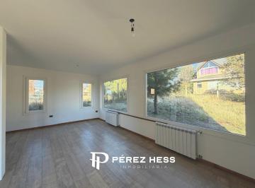 Casa · 100m² · 5 Ambientes · 1 Cochera · Casa en Las Victorias, con Patio - Bariloche