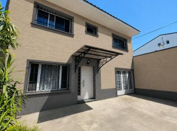 Casa · 130m² · 4 Ambientes · 2 Cocheras · Venta Casa 4 Amb Lanus Moderna Jardin Cochera