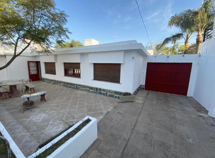 Casa · 180m² · 7 Ambientes