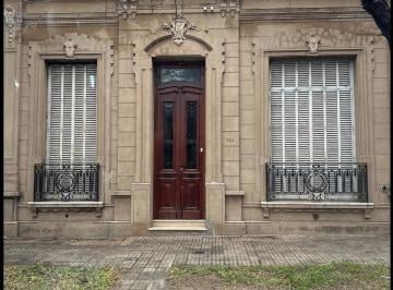 Casa · 236m² · 7 Ambientes · Salta 256 - Casa en Venta
