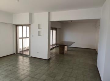 Departamento de 4 ambientes, Villa del Parque · Semipiso 3 Amb + Dependencia con Terraza, Cochera y Baulera – Villa del Parque