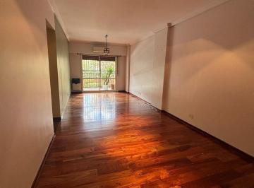 Departamento · 100m² · 4 Ambientes · 4 Amb con Balcon y Patio! Hermoso Reciclado! Salguero 400 Frente a La Plaza!
