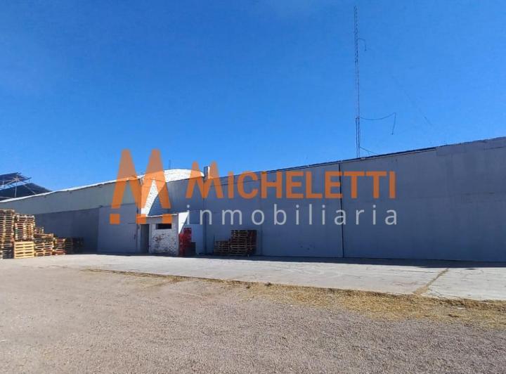 Bodega-Galpón · 600m² · 6 Ambientes · 4 Cocheras