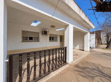 Casa · 127m² · 3 Ambientes · Venta/permuta: Casa de 2 Dorm. con Patio. Cañada de Gómez.