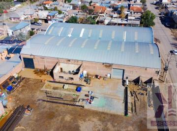 Local comercial · 1000m² · Local en Centenario