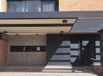 Casa de 5 ambientes, Córdoba · Vendo Duplex en Grreville 2 Ideal Para Inversion