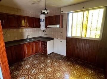 Departamento de 4 ambientes, Quilmes · Depto Interno de 4 Ambientes, Ubicado en Calle 827 a m de Cno. Gral Belgrano, Quilmes.