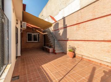 PH · 113m² · 3 Ambientes · 1 Cochera · Venta PH Tipo Casa de 3 Ambientes con Cochera en Villa Urquiza