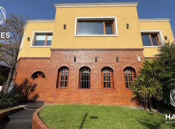 Casa de 6 ambientes, Quilmes · Alquiler Hermosa Casa Chalet de 6 Ambientes en Quilmes