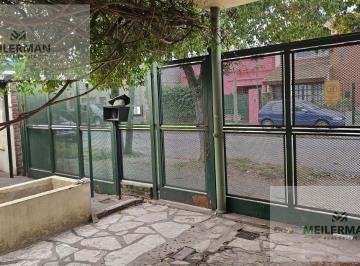 Frente · Venta de Casa a Refaccionar en Beccar